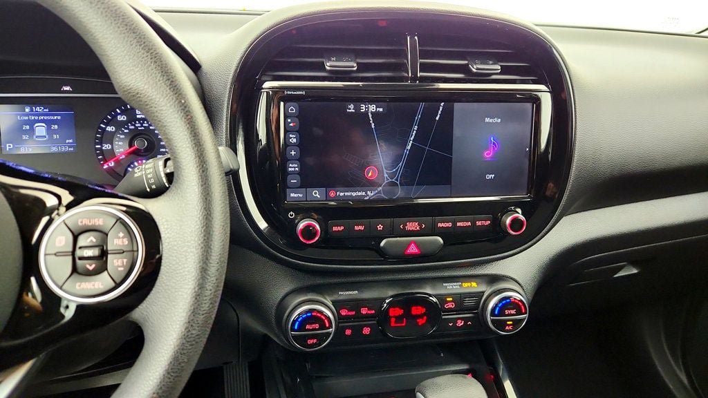 Used 2022 Kia Soul S FWD image 16