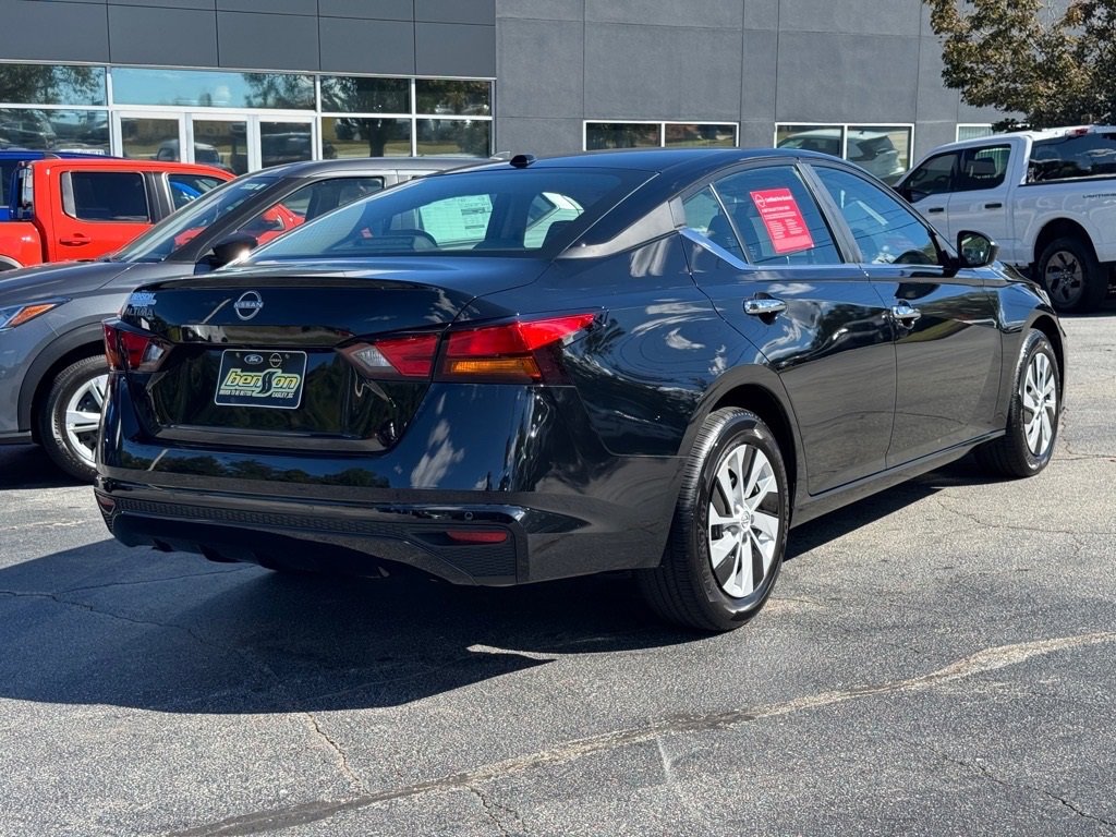 Certified 2025 Nissan Altima 2.5 S image 3