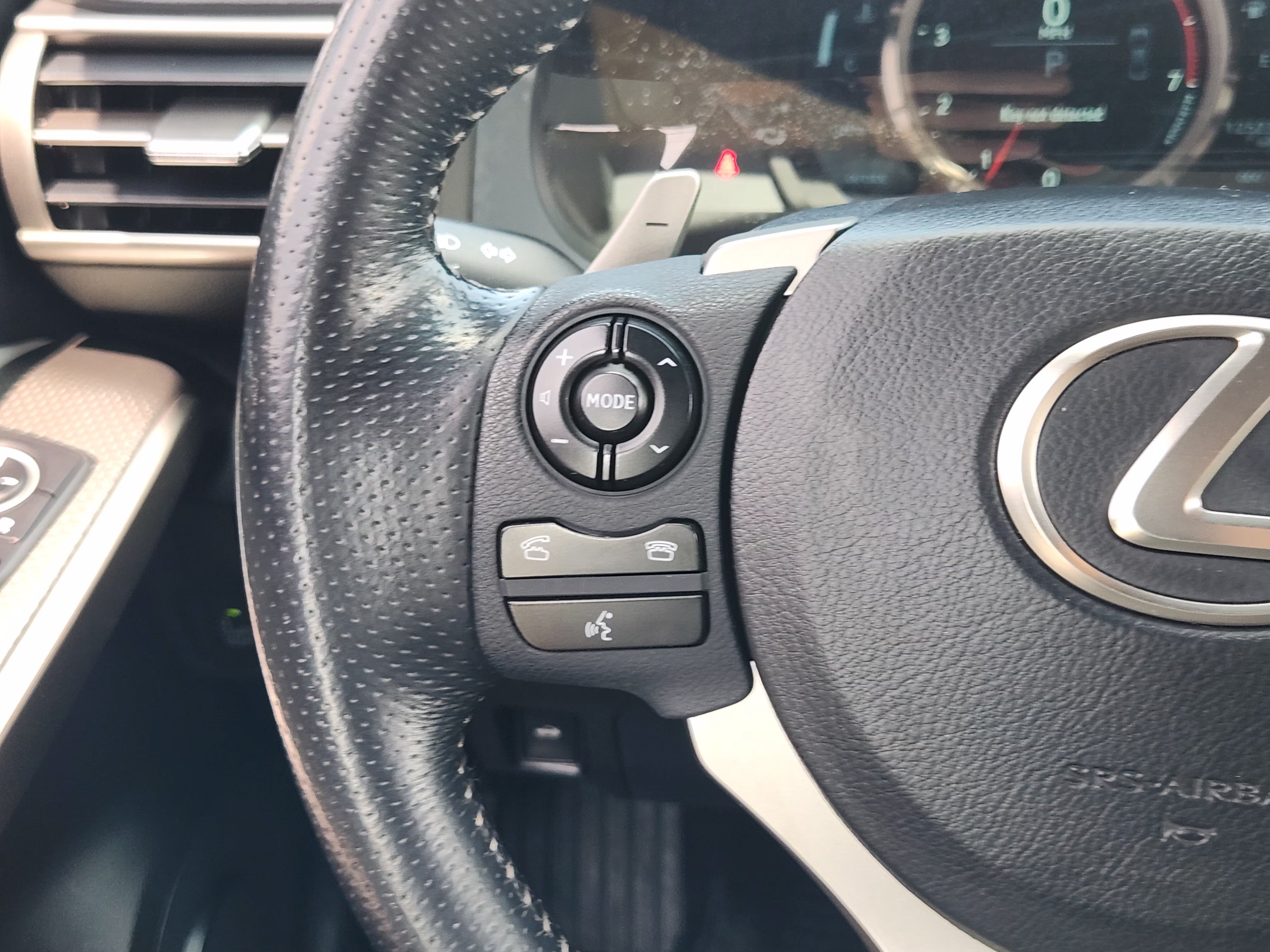 Used 2016 Lexus IS 200t w/ F Sport Package RWD image 29