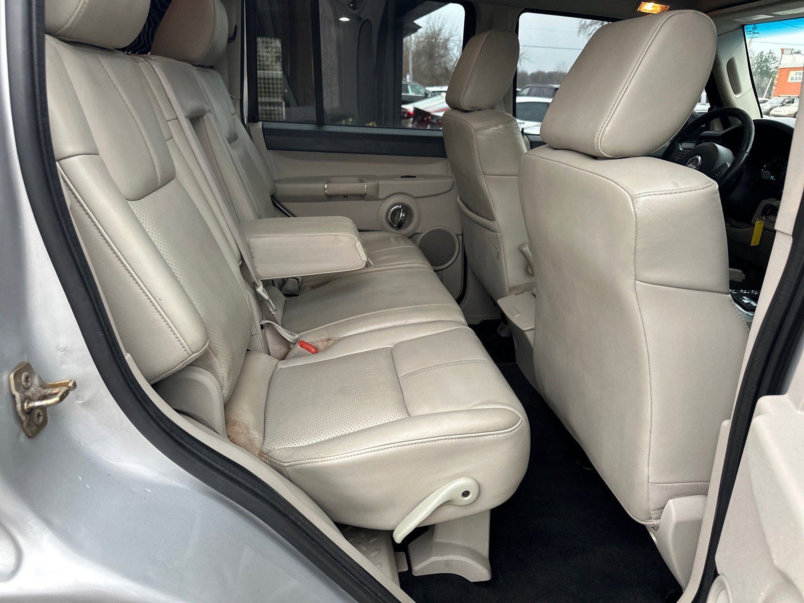 Used 2006 Jeep Commander Limited image 33