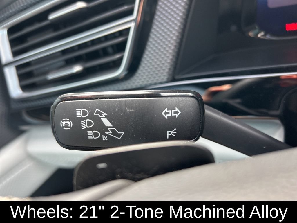 Certified 2024 Volkswagen Atlas Cross Sport SEL Premium R-Line AWD/4WD image 31