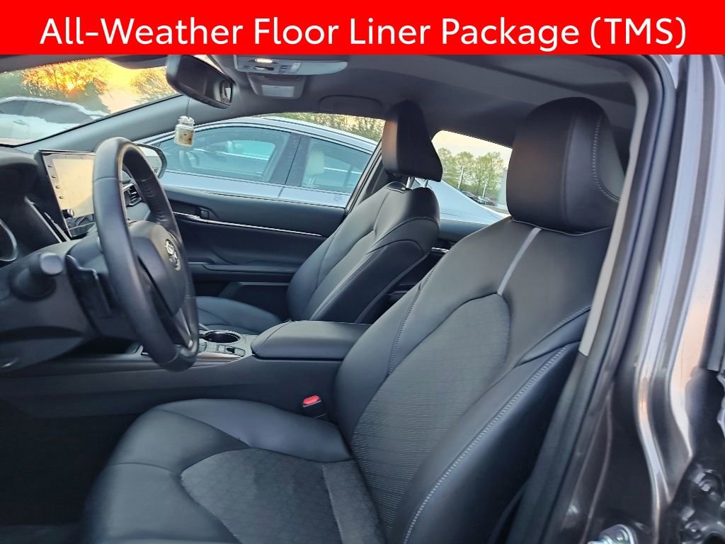 Used 2022 Toyota Camry XSE FWD image 6