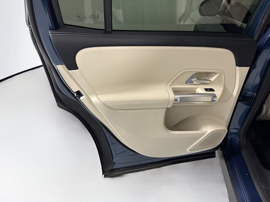 Certified 2022 Mercedes-Benz GLB 250 4MATIC image 27