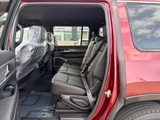 Used 2024 Jeep Wagoneer Series II w/ Flexible Seating Group AWD/4WD image 35