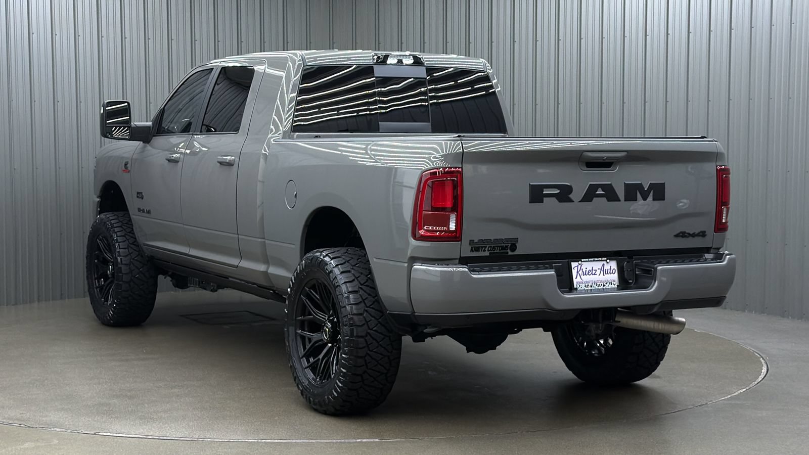 Used 2025 RAM 2500 Laramie AWD/4WD image 3