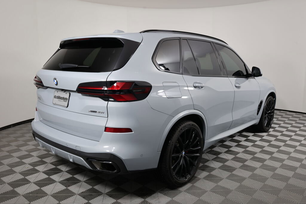 Used 2024 BMW X5 xDrive40i w/ M Sport Package image 2