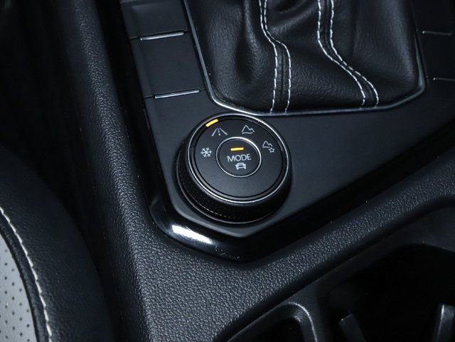 Used 2022 Volkswagen Taos SEL image 30