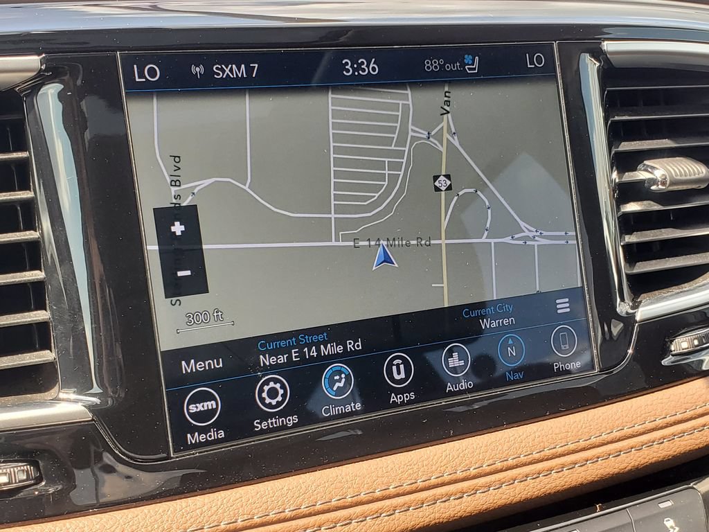 Used 2018 Chrysler Pacifica Limited FWD image 19