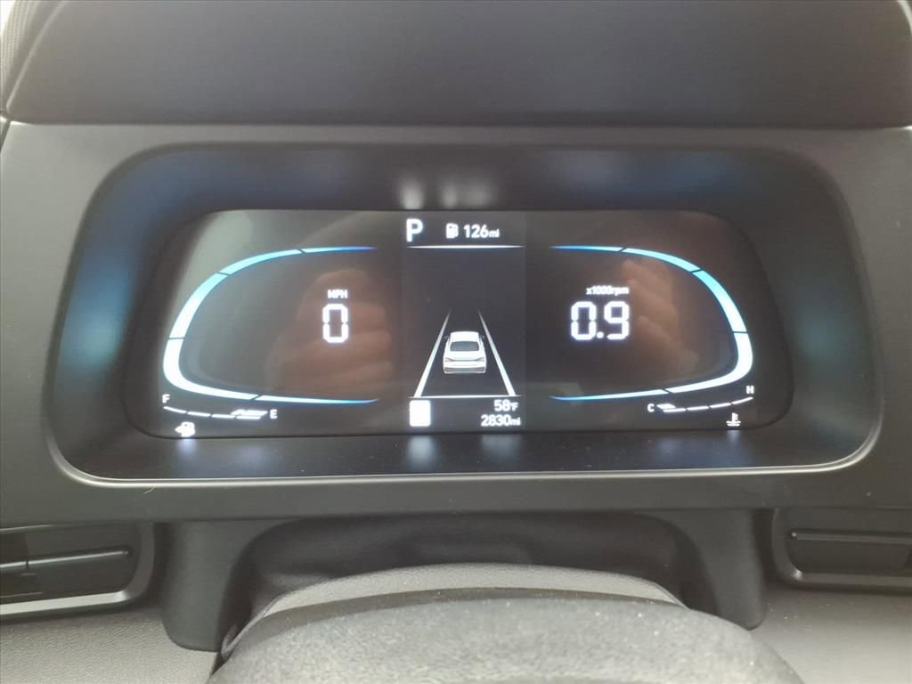 Used 2025 Hyundai Elantra Sport image 19