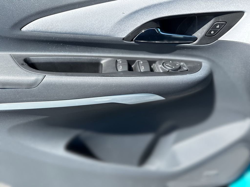 Used 2021 Chevrolet Bolt Premier w/ Infotainment Package image 15