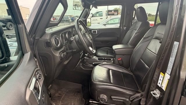 Used 2018 Jeep Wrangler Unlimited Sahara AWD/4WD image 11
