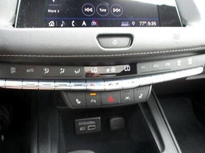 Used 2019 Cadillac XT4 Premium Luxury image 3