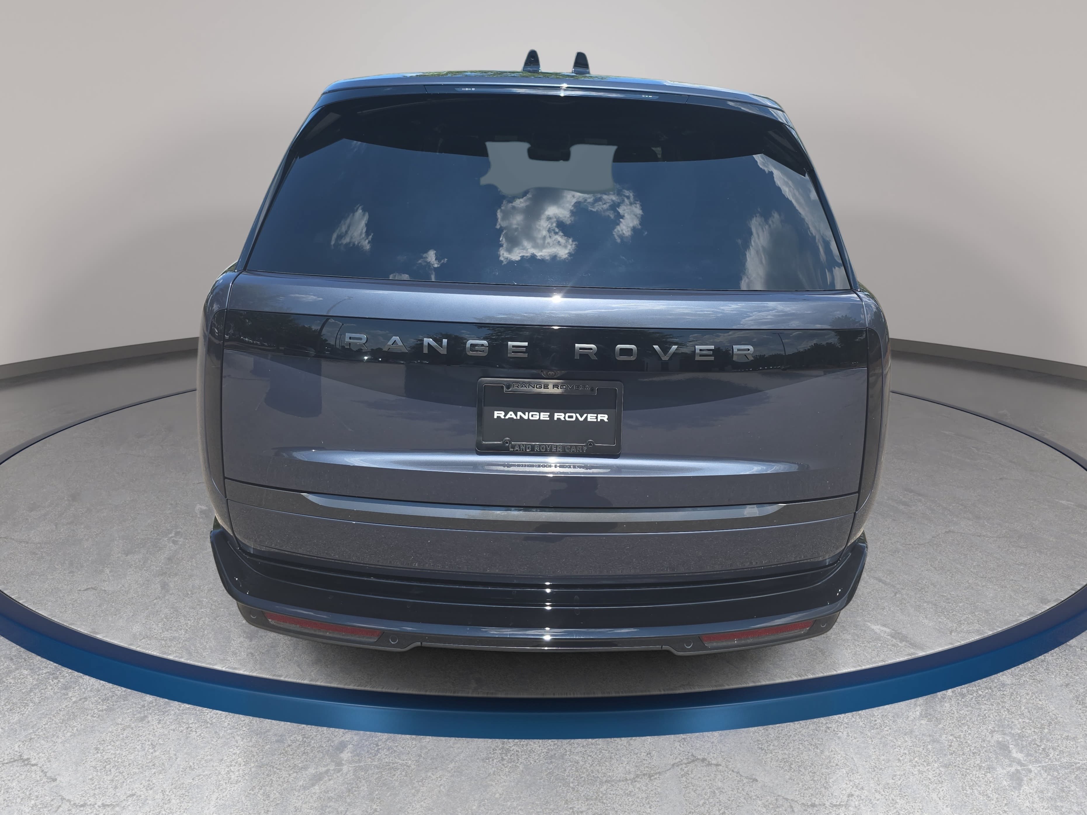 New 2026 Land Rover Range Rover Long Wheelbase SE AWD/4WD image 6