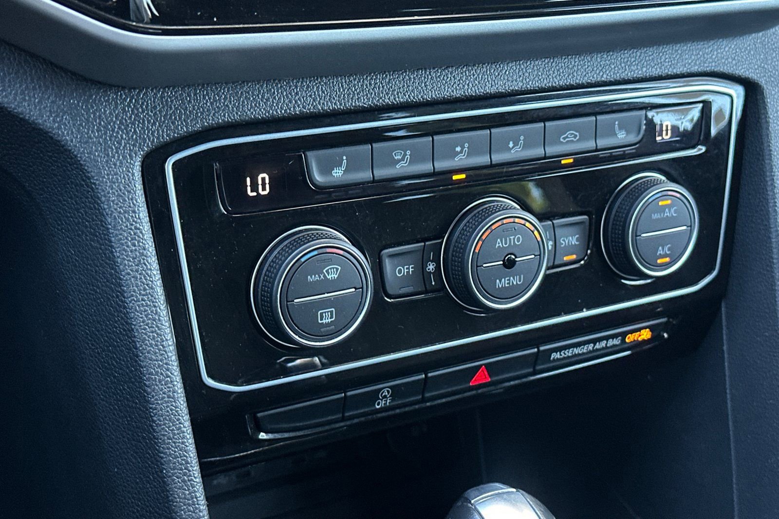 Used 2022 Volkswagen Atlas Cross Sport SE image 20