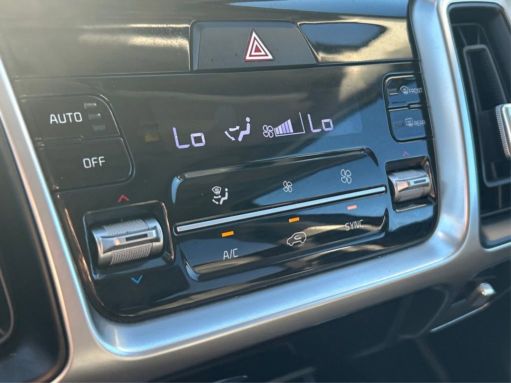 Used 2022 Kia Sorento S w/ Panoramic Sunroof Package image 28