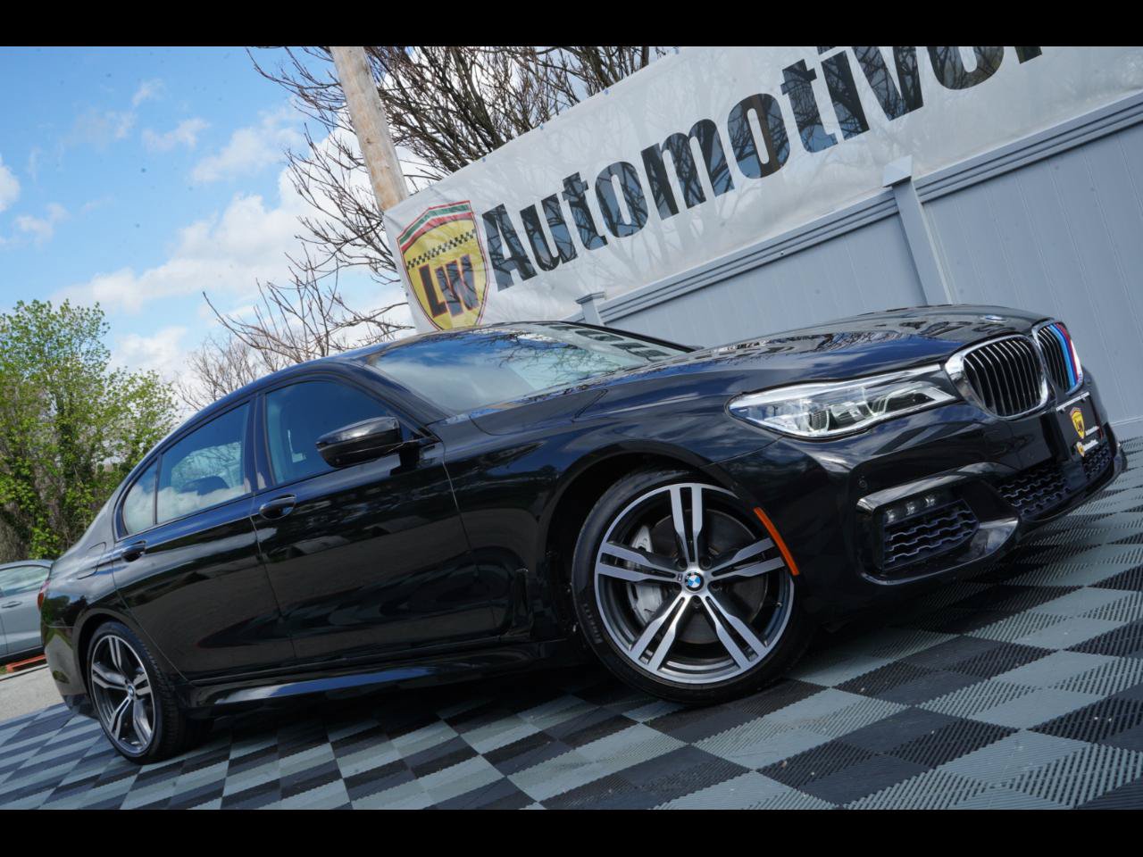 Used 2017 BMW 750i RWD image 1