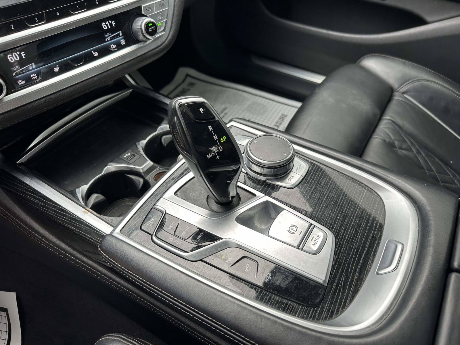 Used 2022 BMW 750Li xDrive AWD/4WD image 25