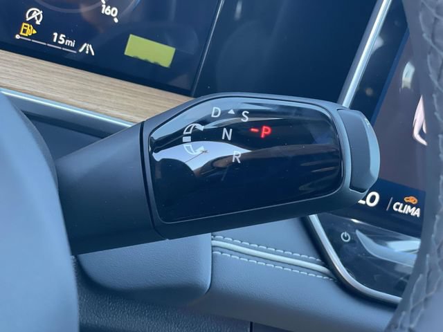 New 2026 Volkswagen Tiguan SEL R-Line AWD/4WD image 17