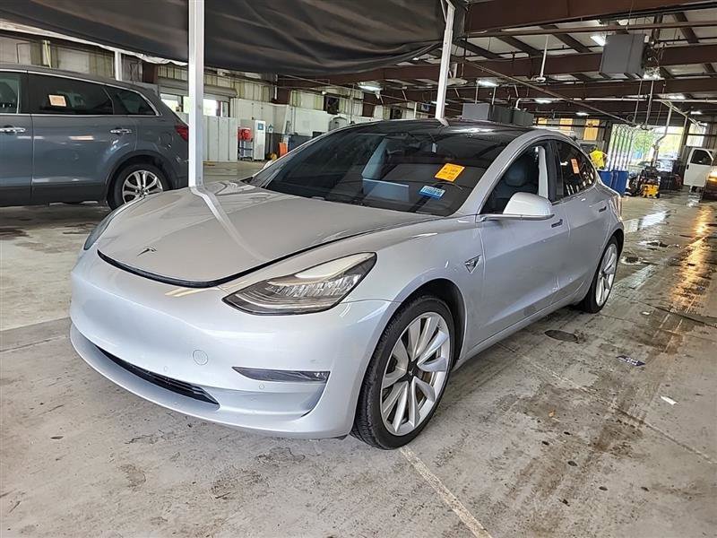 Used 2018 Tesla Model 3 Long Range image 3