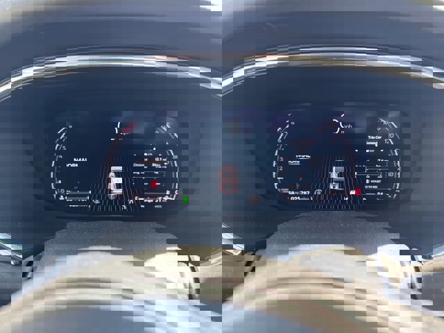 Used 2023 Acura MDX SH-AWD w/ Advance Package image 10