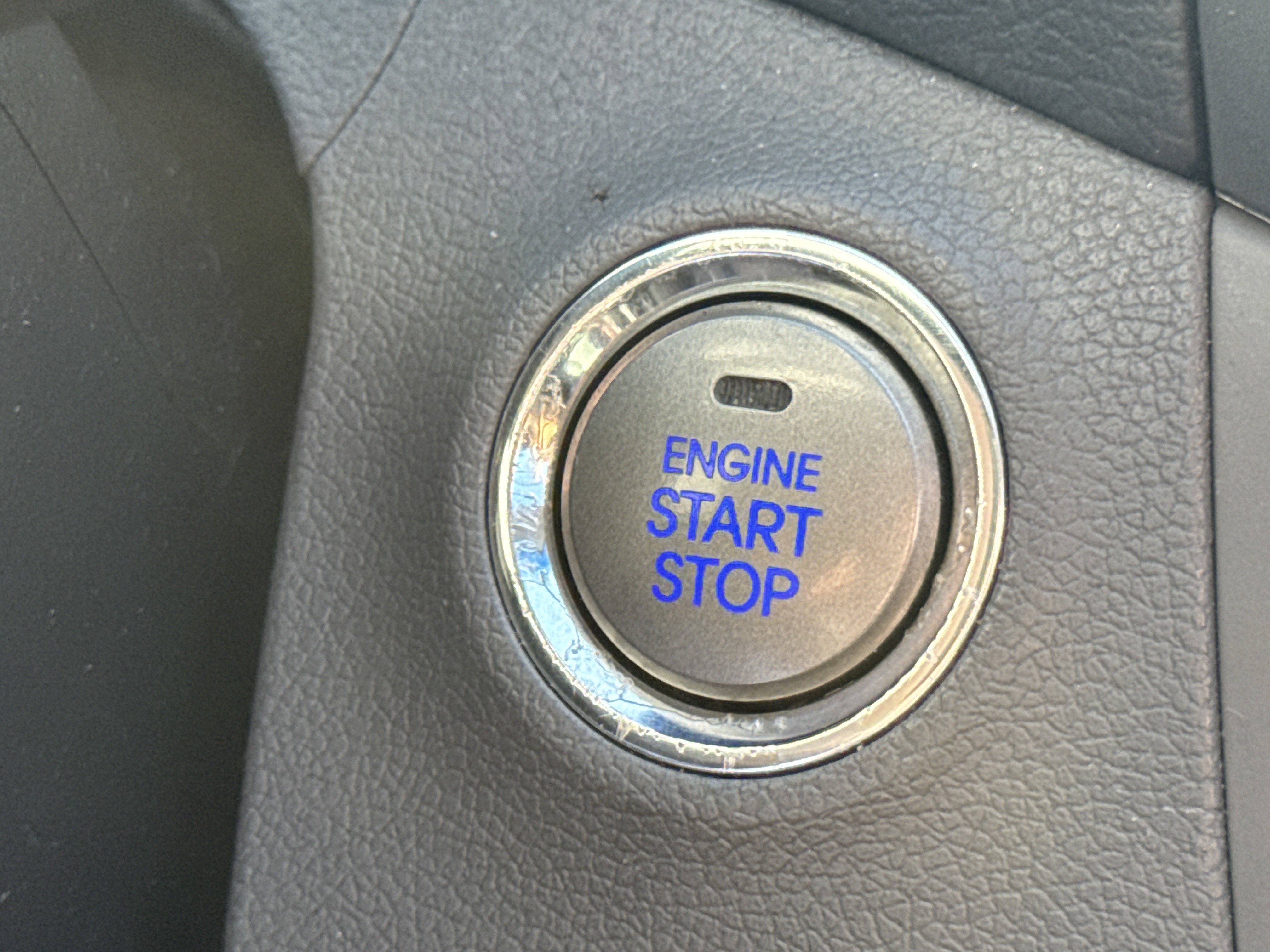 Used 2013 Hyundai Elantra Limited w/ Technology Pkg image 18