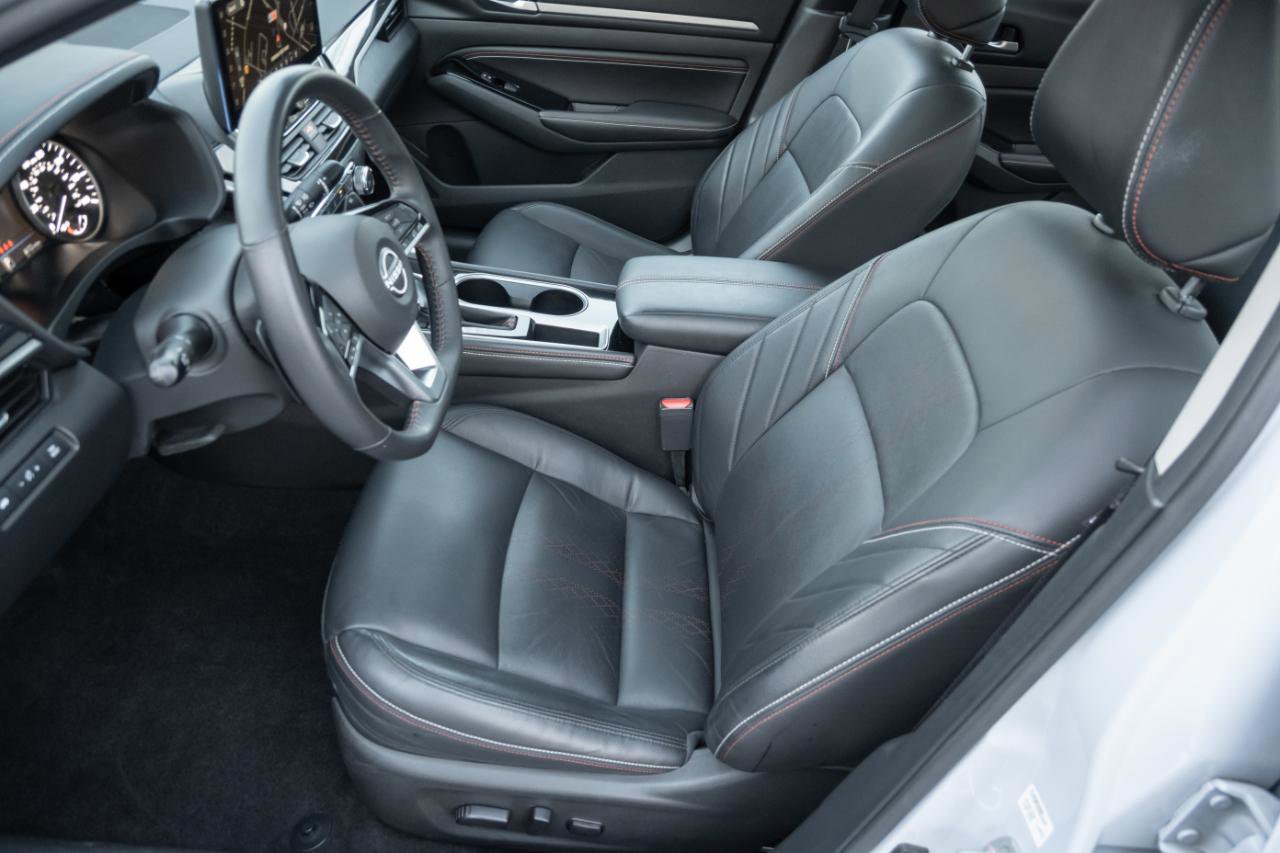 Used 2023 Nissan Altima 2.5 SR w/ SR Premium Package image 19