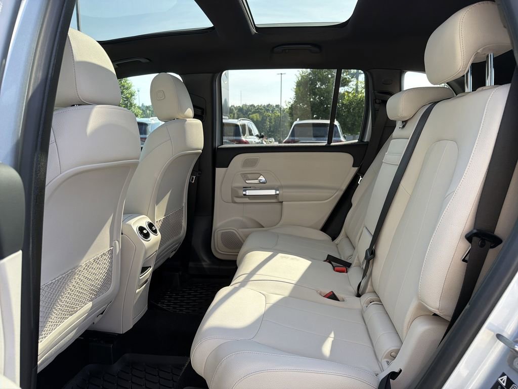 Used 2026 Mercedes-Benz GLB 250 4MATIC image 13