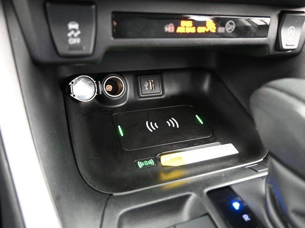 Used 2025 Toyota RAV4 XLE image 24