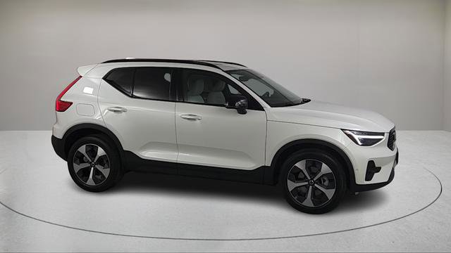 Certified 2026 Volvo XC40 B5 Plus w/ Protection Package Premier AWD/4WD image 2