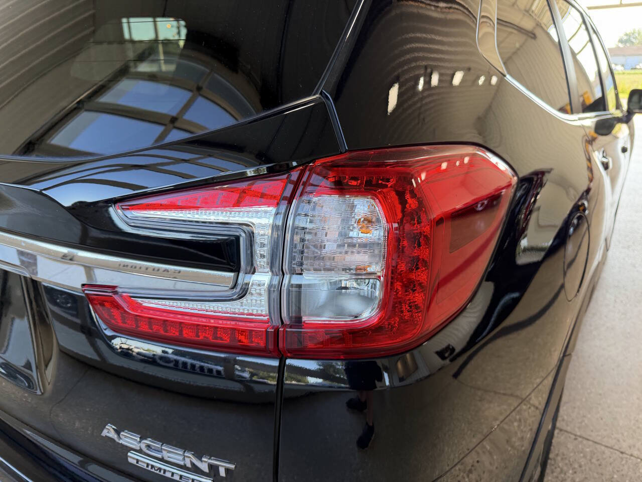Used 2023 Subaru Ascent Limited AWD/4WD image 34