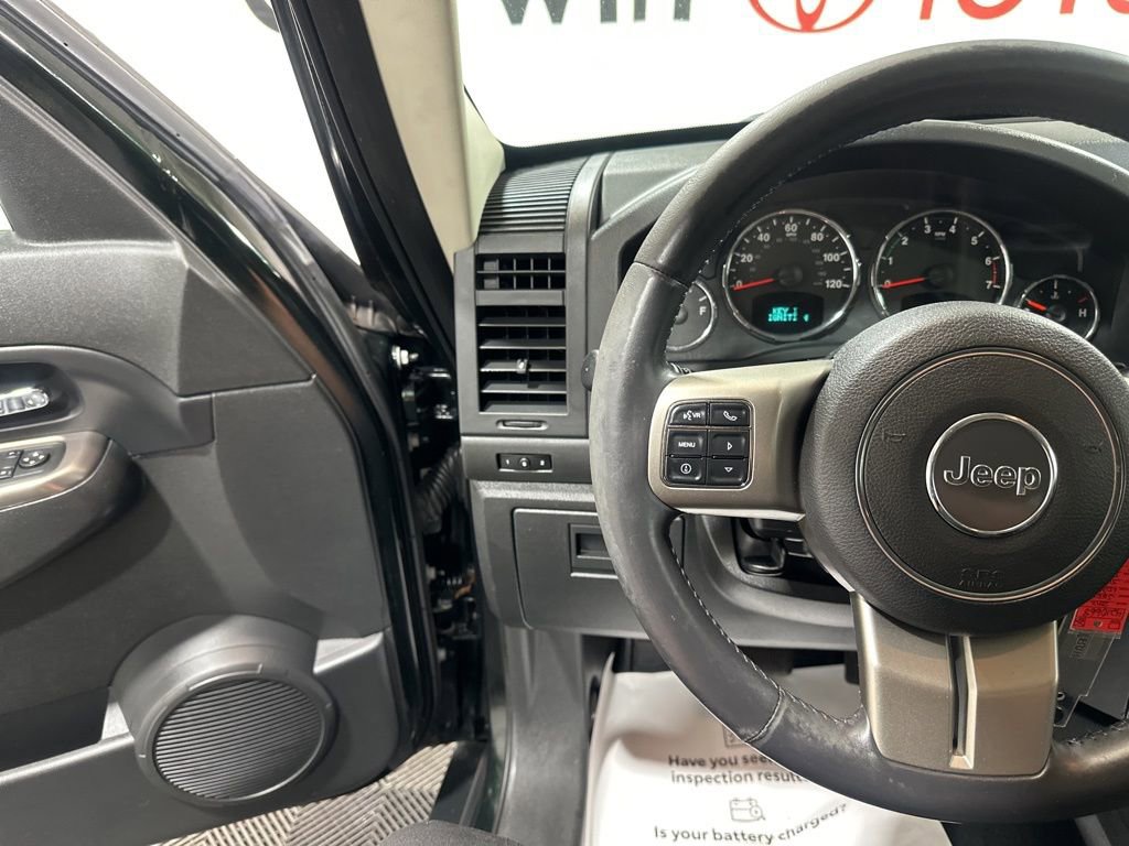 Used 2012 Jeep Liberty Limited Jet image 26