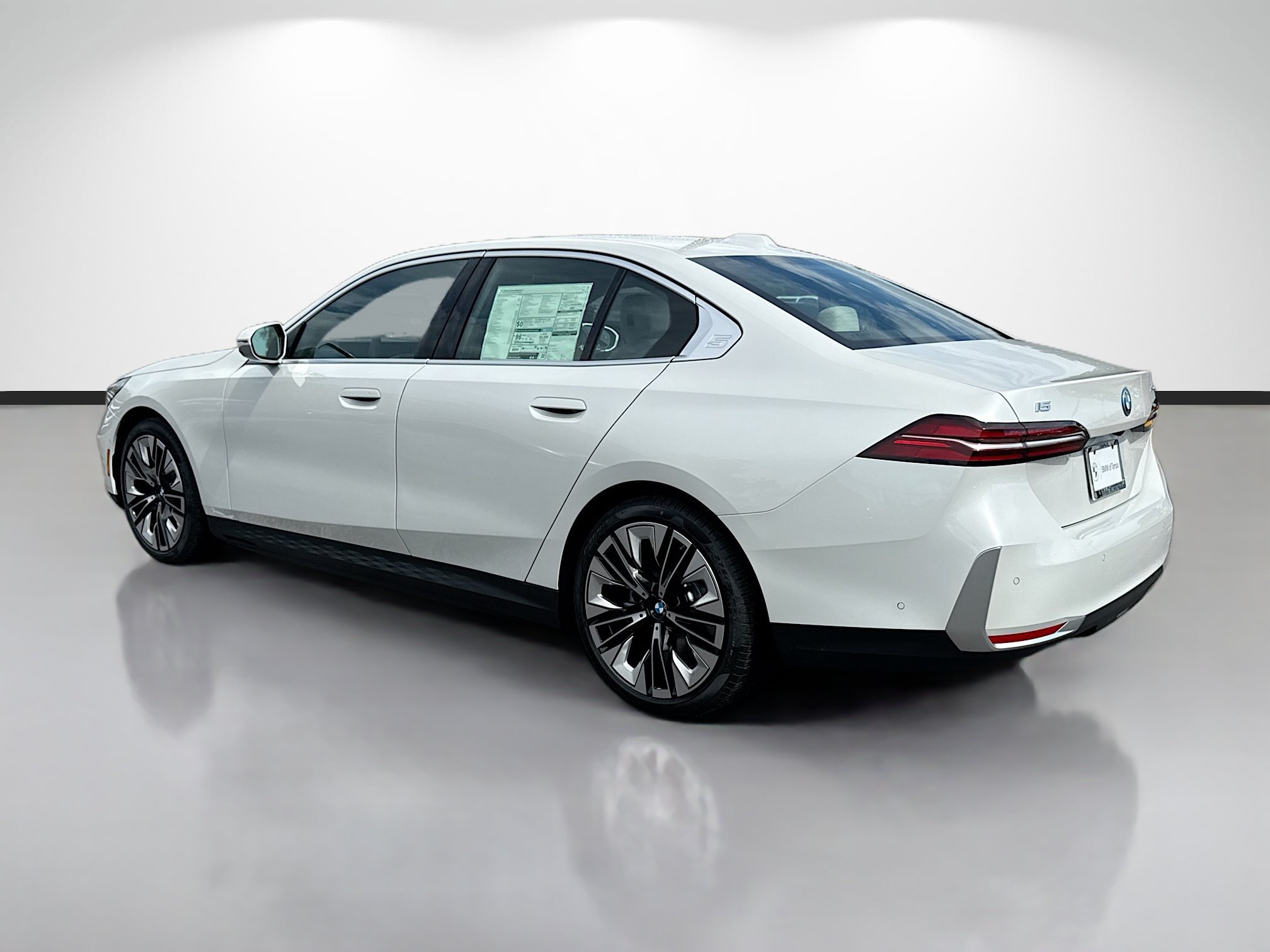 New 2027 BMW i5 xDrive40 AWD/4WD image 5