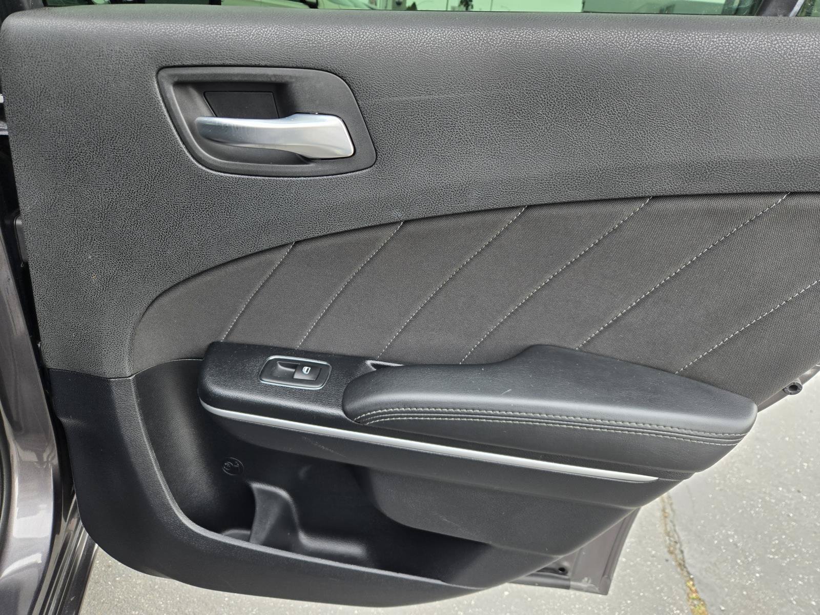Used 2020 Dodge Charger SXT RWD image 29