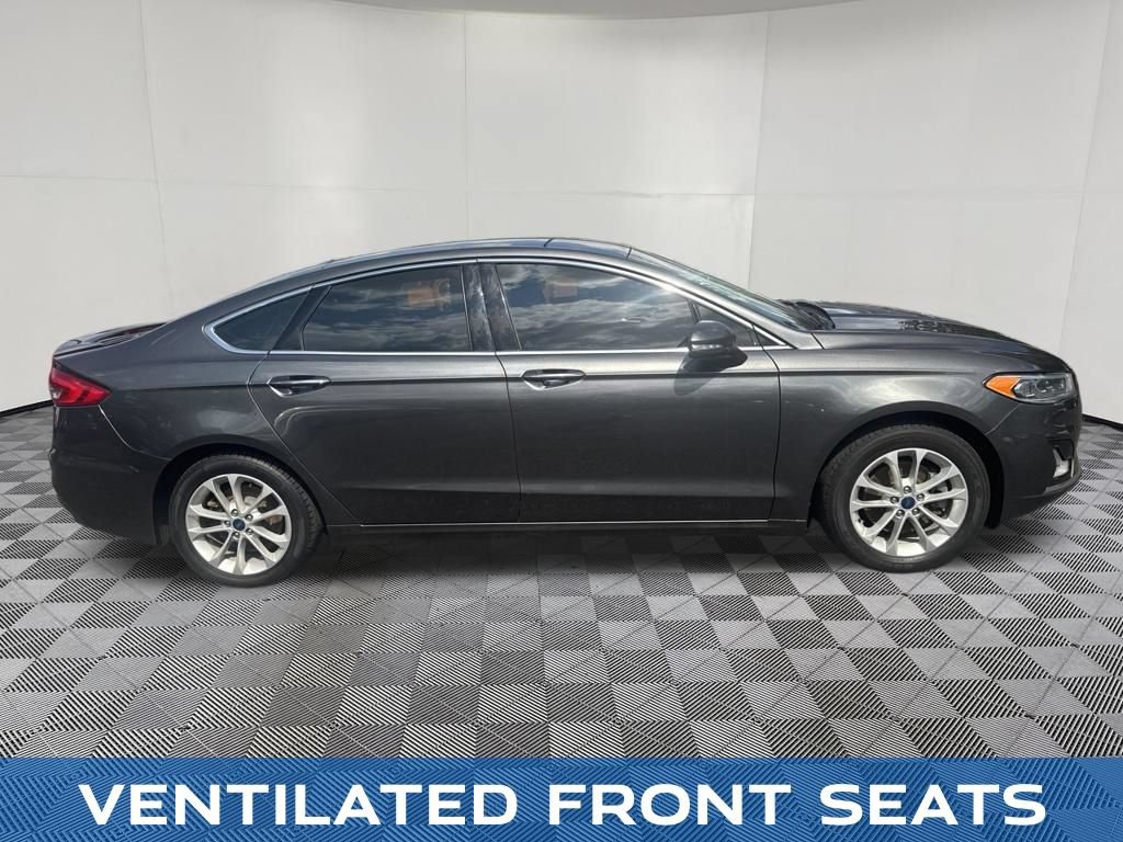 Used 2019 Ford Fusion Energi Titanium FWD image 9