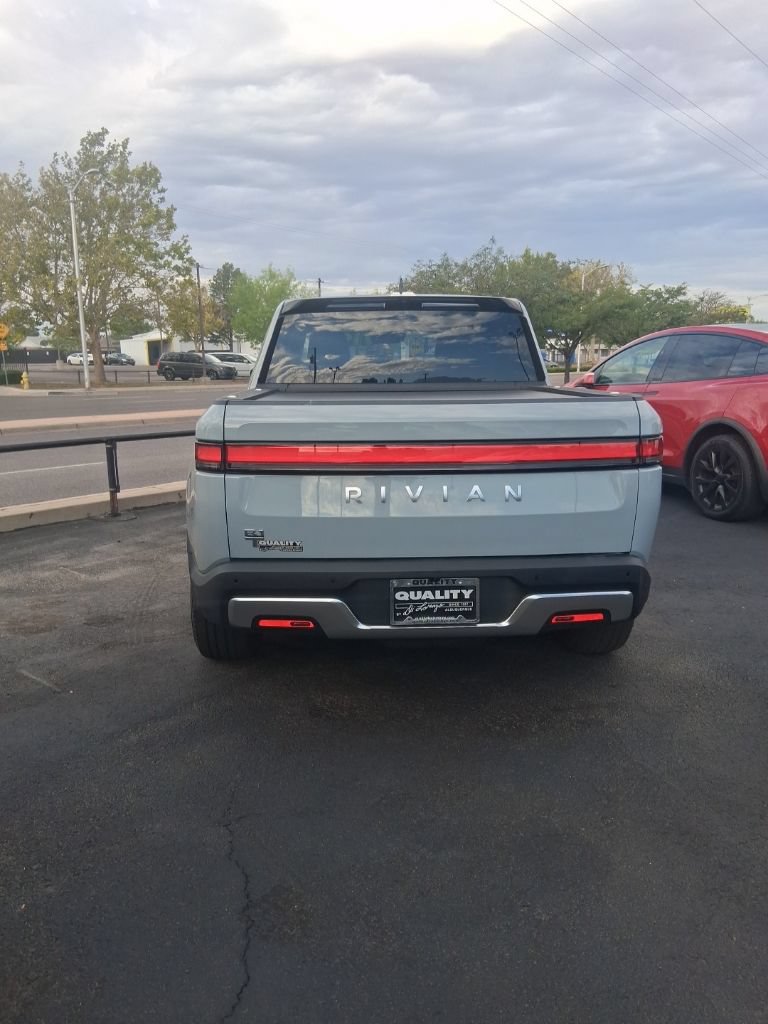 Used 2024 Rivian R1T Adventure Dual AWD/4WD image 3