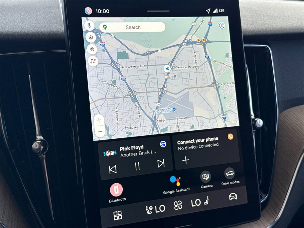 New 2026 Volvo XC60 B5 Plus w/ Climate Package PRO image 18