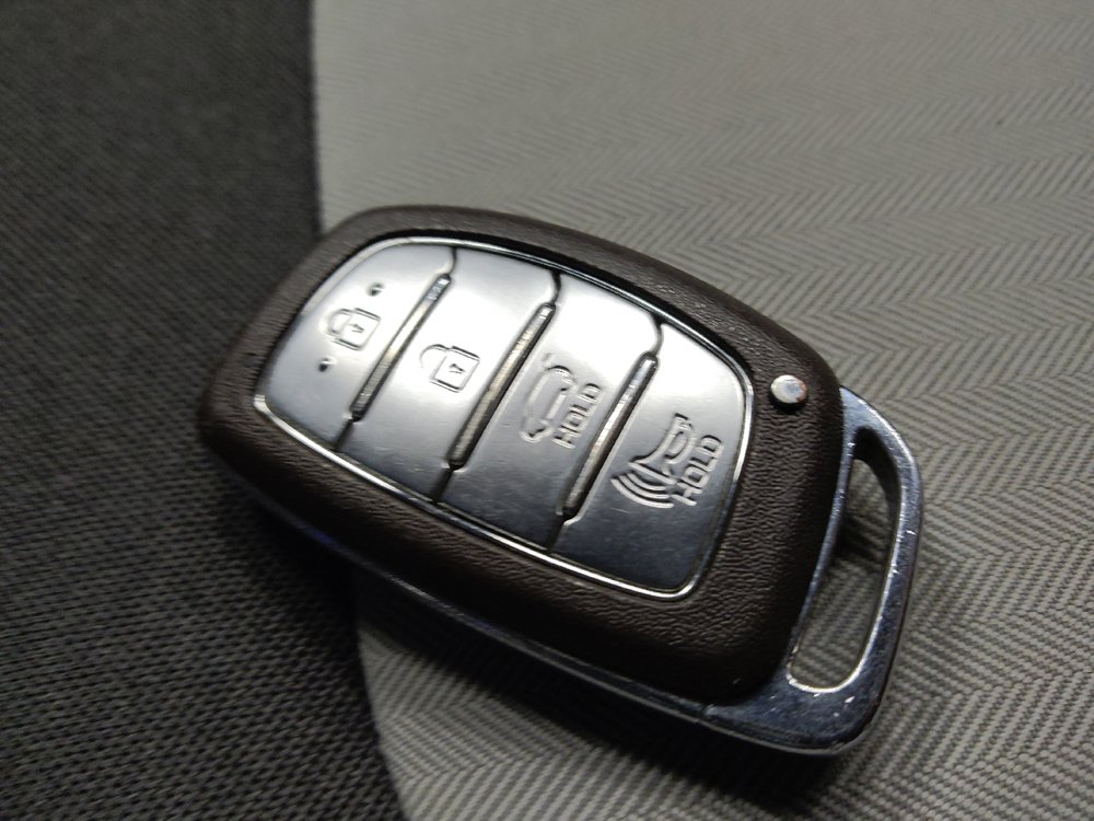 Used 2020 Hyundai Ioniq Blue FWD image 32