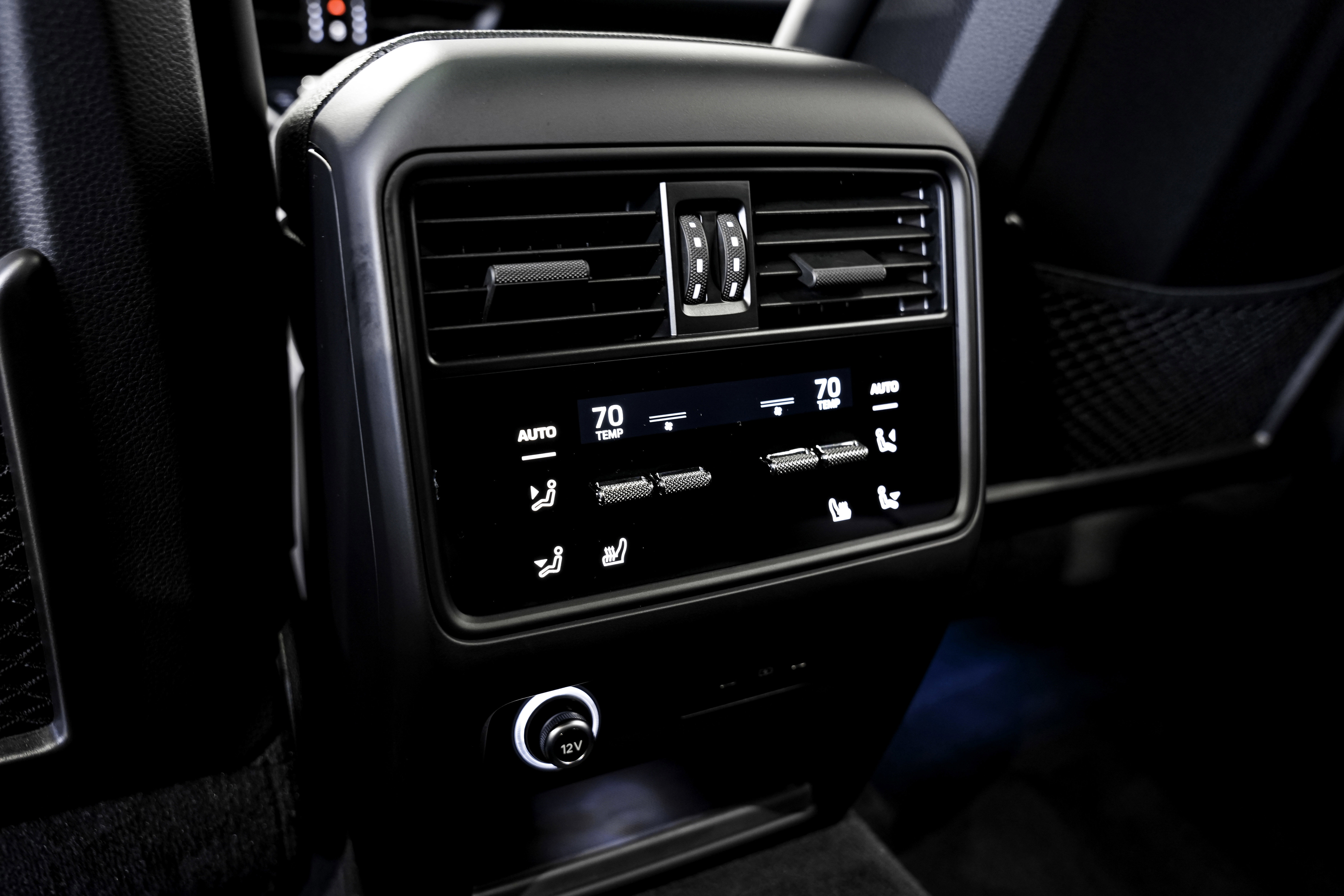 Used 2024 Porsche Cayenne Coupe image 36