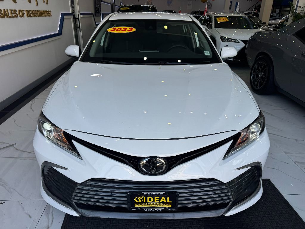 Used 2022 Toyota Camry LE image 2