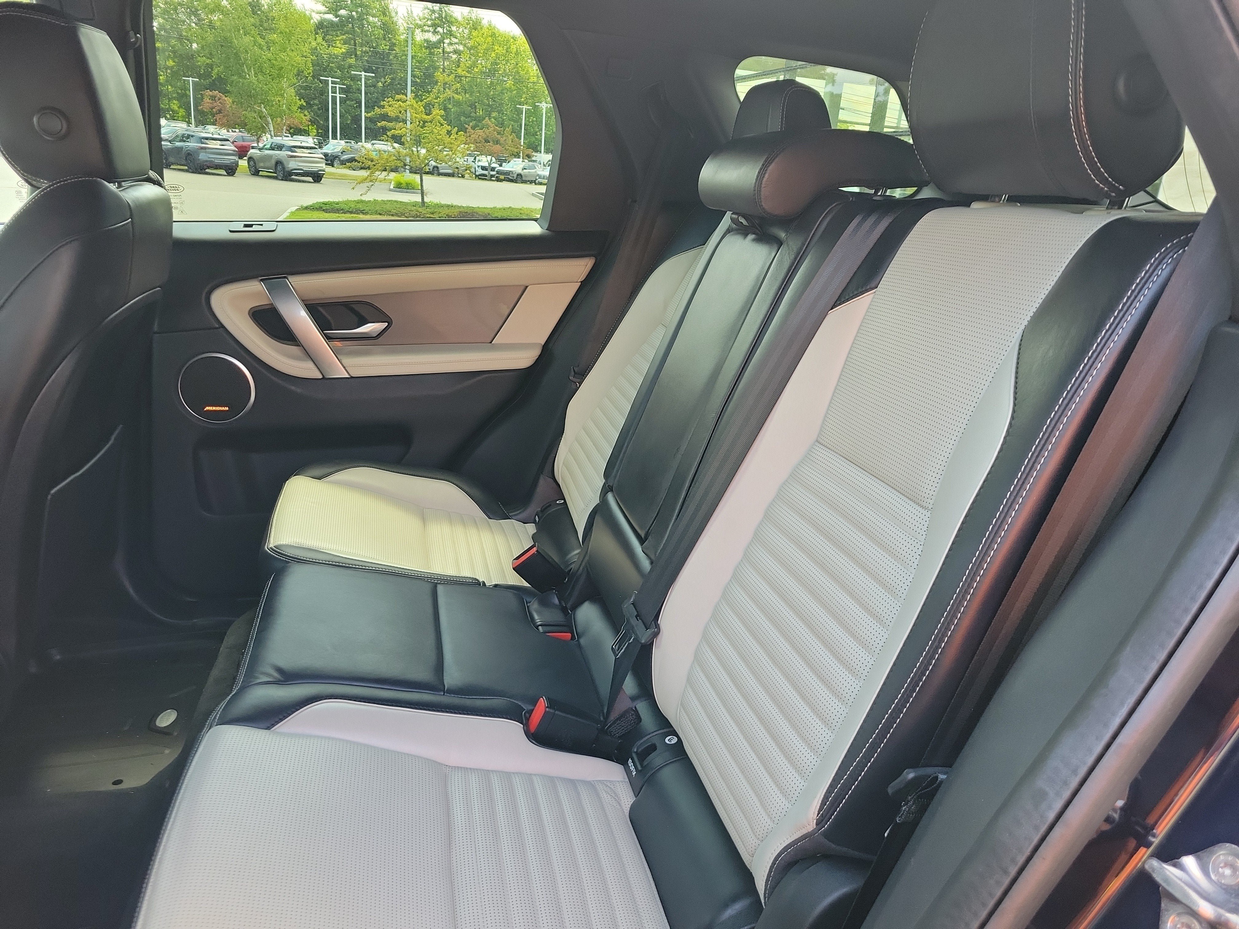 Used 2020 Land Rover Discovery Sport HSE R-Dynamic AWD/4WD image 29