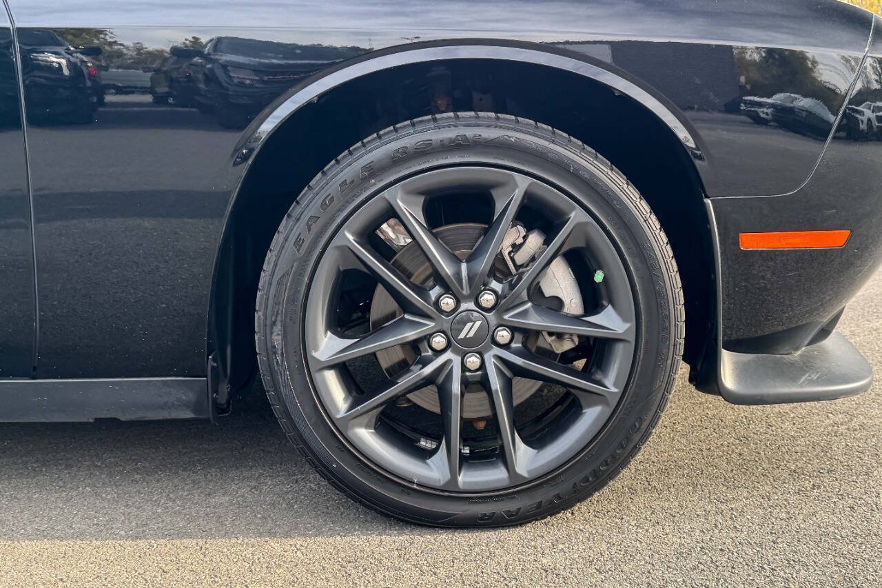 Used 2023 Dodge Challenger GT w/ Blacktop Package AWD/4WD image 9