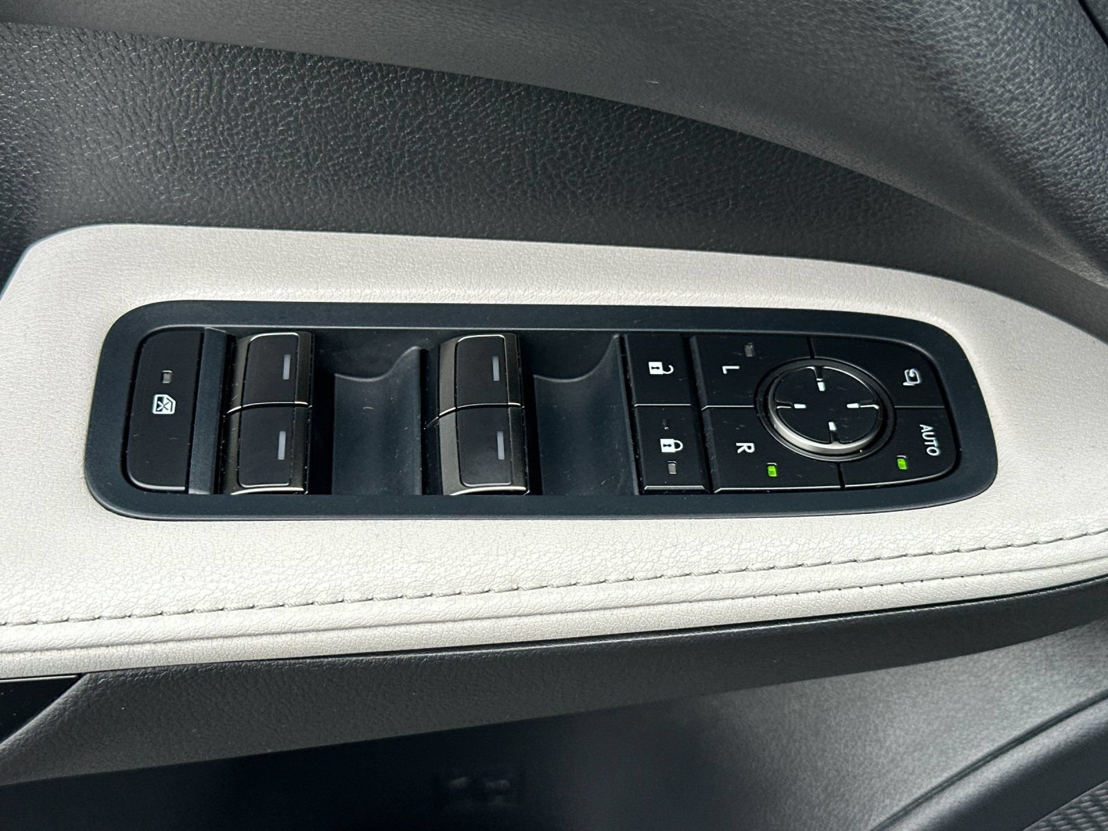 Used 2025 Lexus RX 350h w/ Convenience Package AWD/4WD image 12