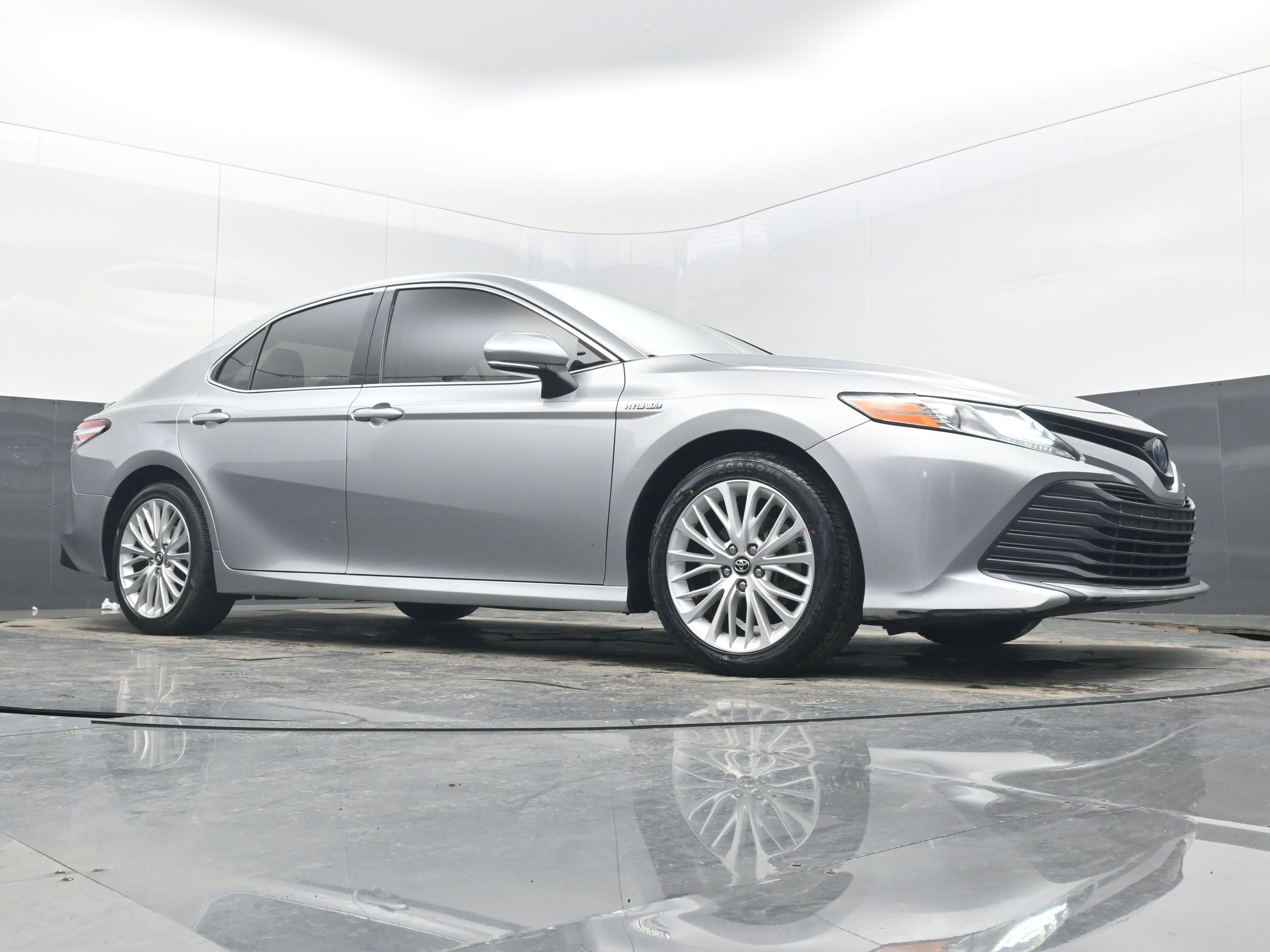 Used 2019 Toyota Camry XLE image 20