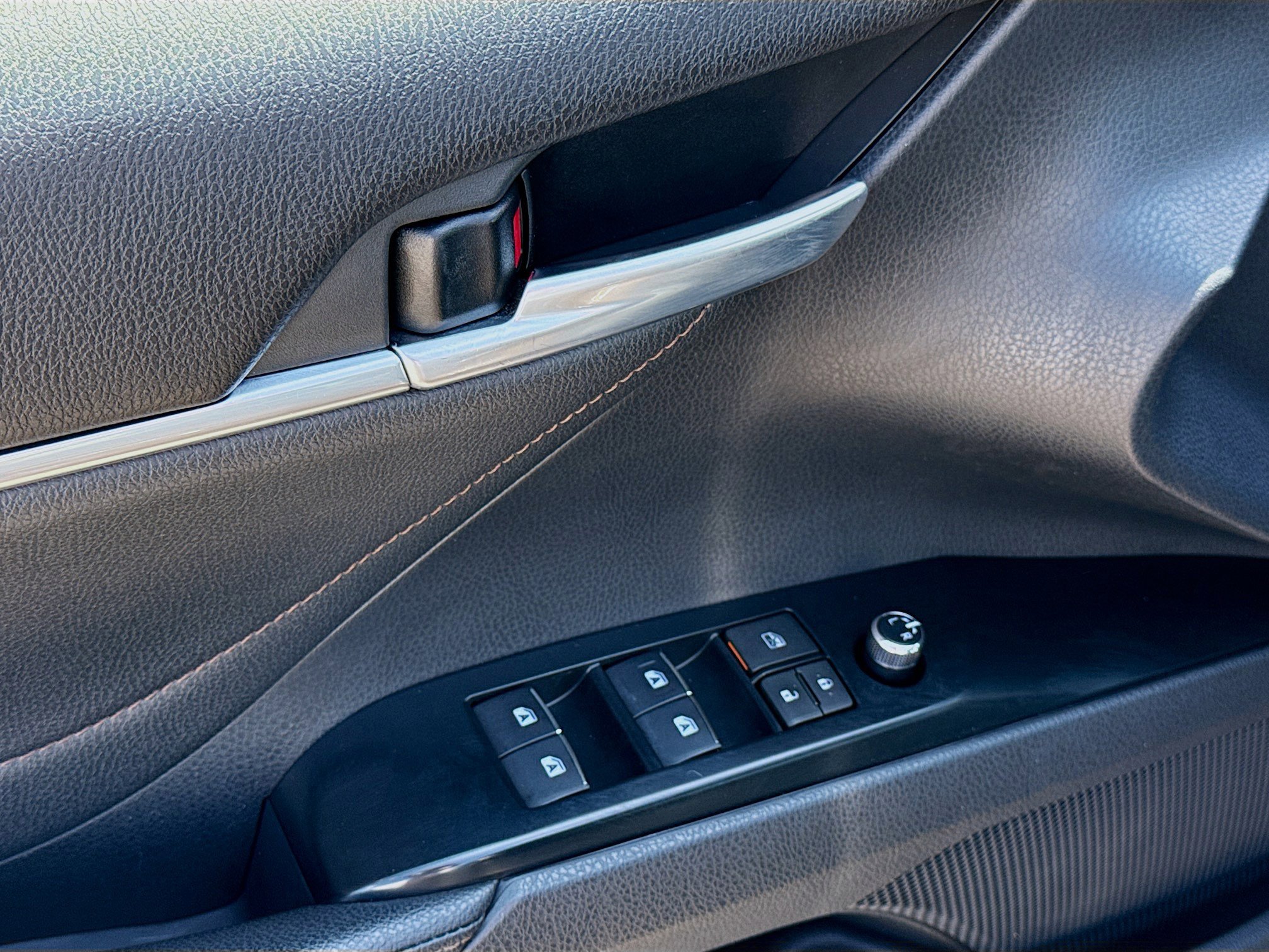 Used 2018 Toyota Camry XLE FWD image 22