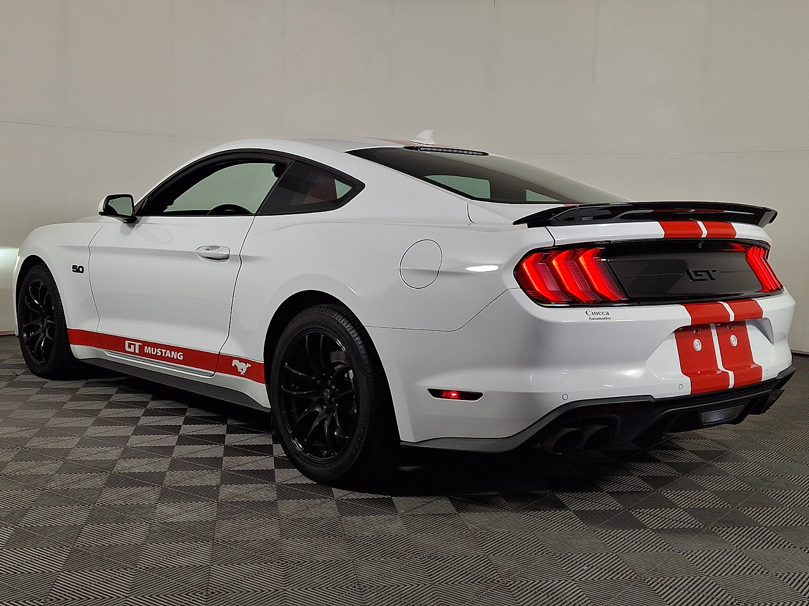 Used 2022 Ford Mustang GT RWD image 7