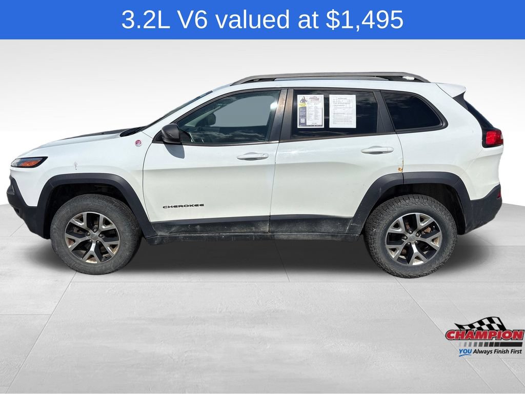 Used 2014 Jeep Cherokee Trailhawk w/ Cold Weather Group AWD/4WD image 2