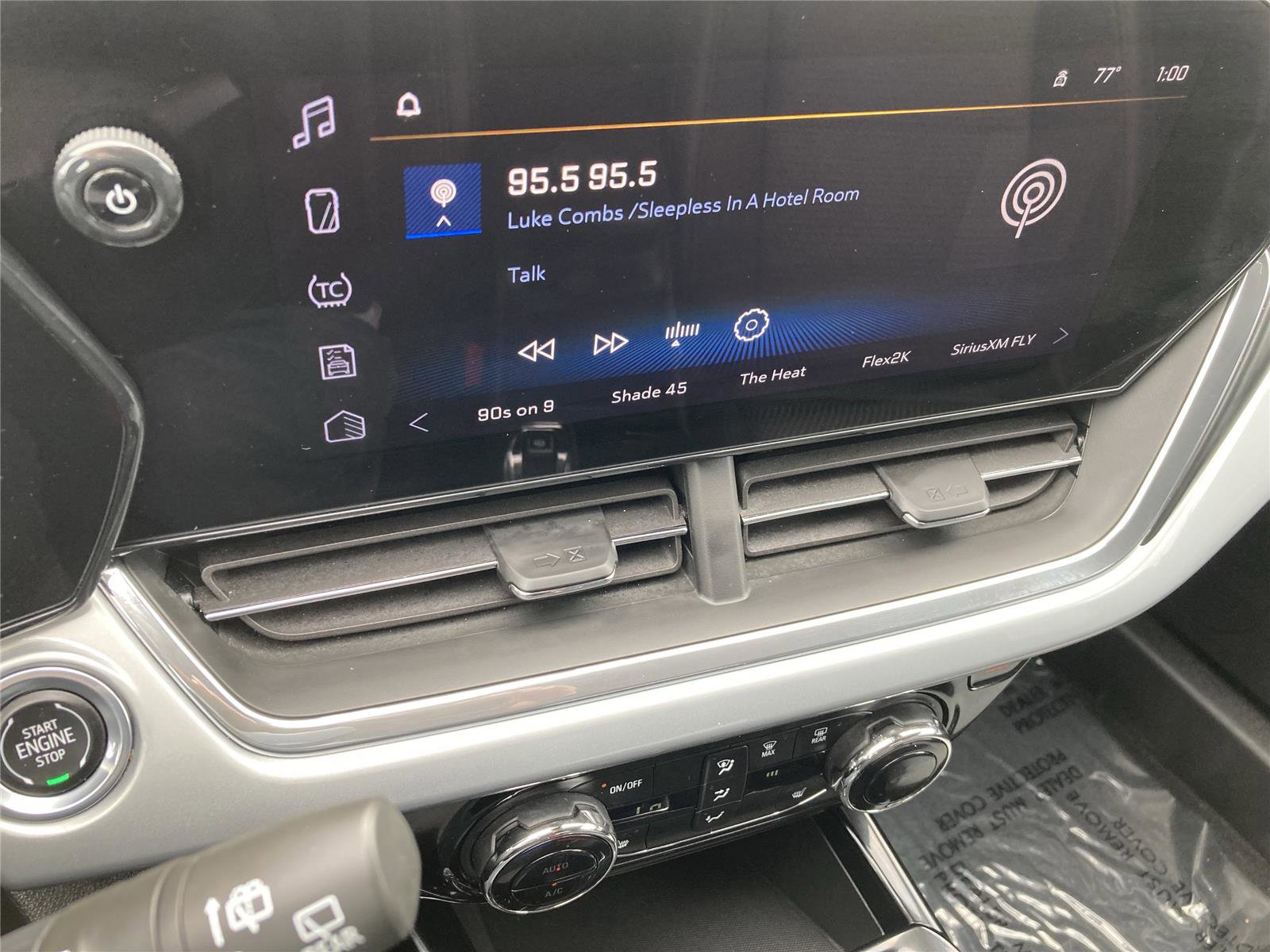 Used 2025 Chevrolet Trax LT w/ LT Convenience Package image 12