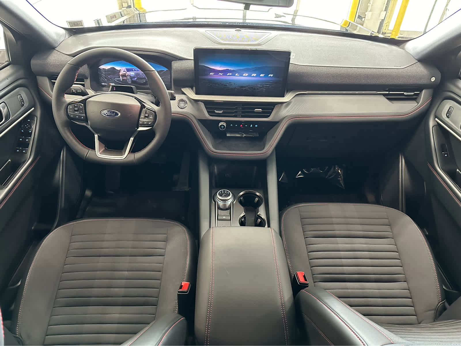 New 2026 Ford Explorer ST-Line w/ ST-Line Street Pack image 18