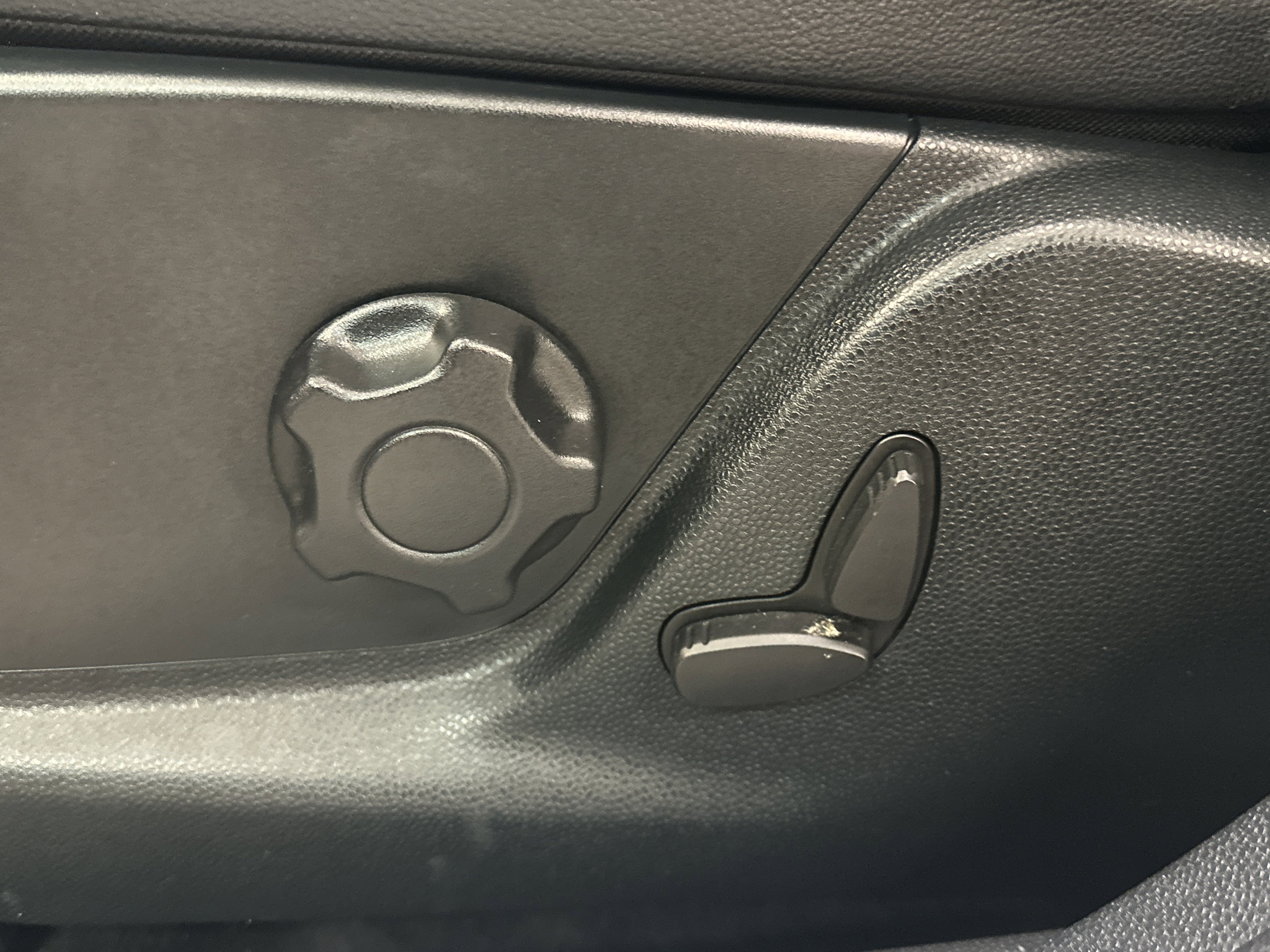 Used 2021 Ford EcoSport SES image 23