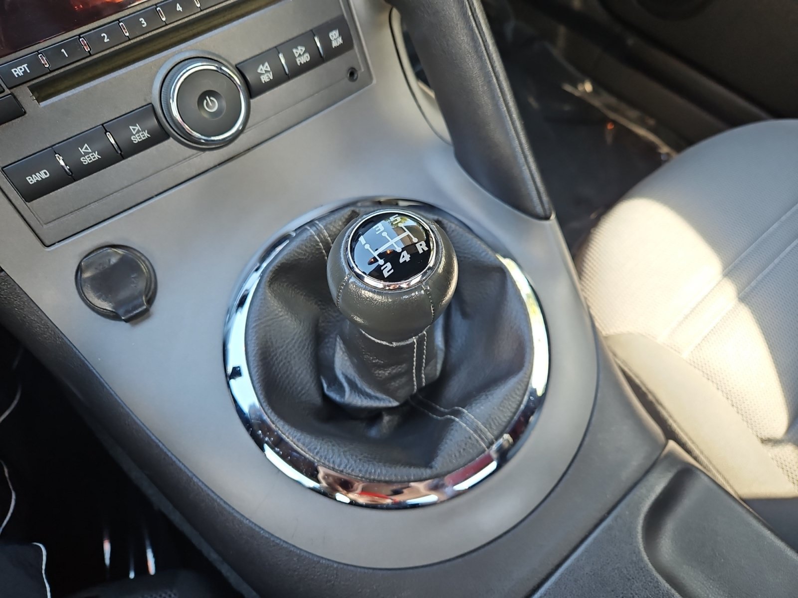 Used 2007 Pontiac Solstice Convertible RWD image 20